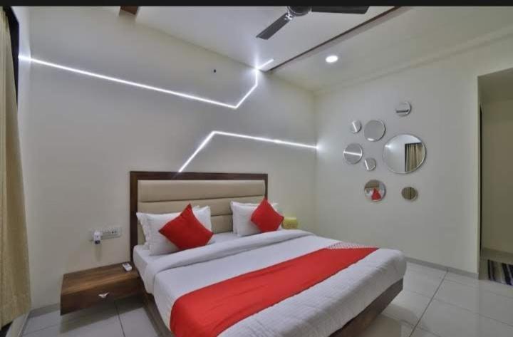 Hotel Kailash Virpur Bagian luar foto