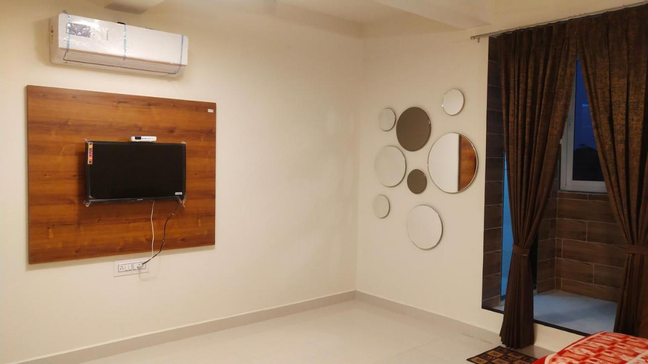 Hotel Kailash Virpur Bagian luar foto